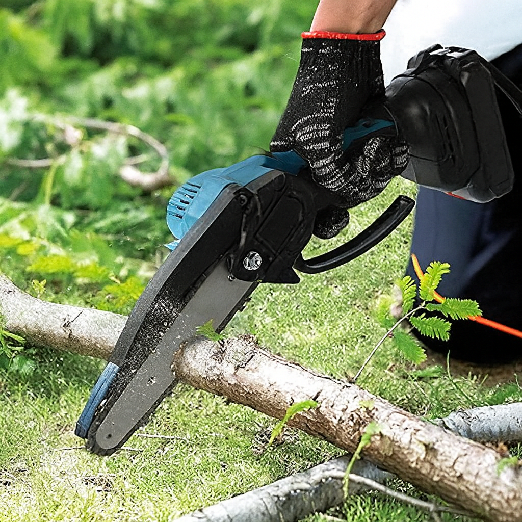 Mini Motosierra 6" Electrica + 2 baterias Recargables